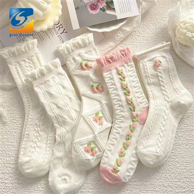 ถุงเท้าลายดอกไม้สำหรับผู้หญิง